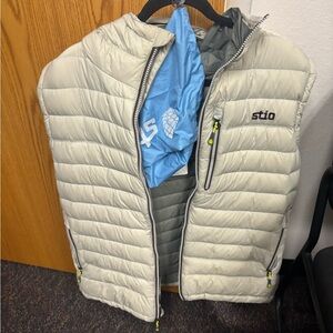 Stio Light Grayish Tan Hometown Hooded Vest